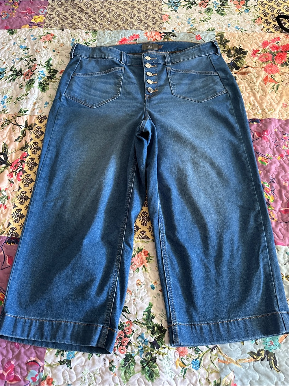 torrid High-Rise Wide-Leg Cropped Jeans in Medium Blue - Picture 1 of 8